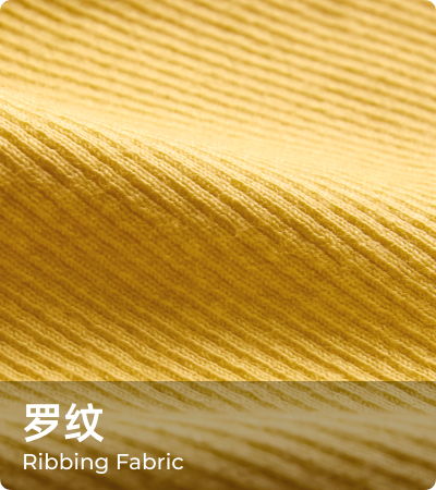 婴童针织服装展示，柔和色彩，柔软面料，母婴场景背景